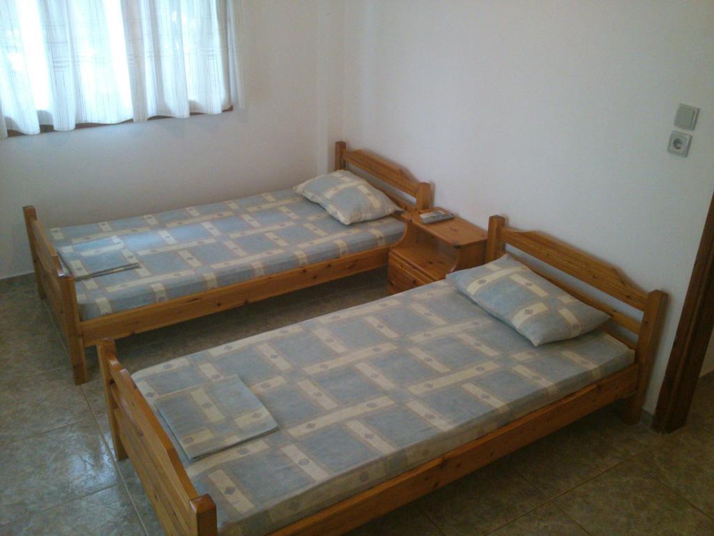 Kalaitzis Apartments Kalyves Polygyrou Kamer foto